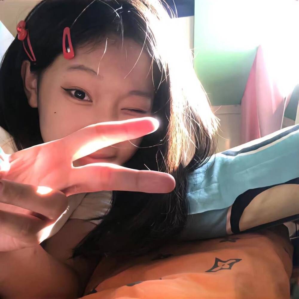 “    我不是对谁都好脾气     我不是对谁都念旧情     当我惯着你的时