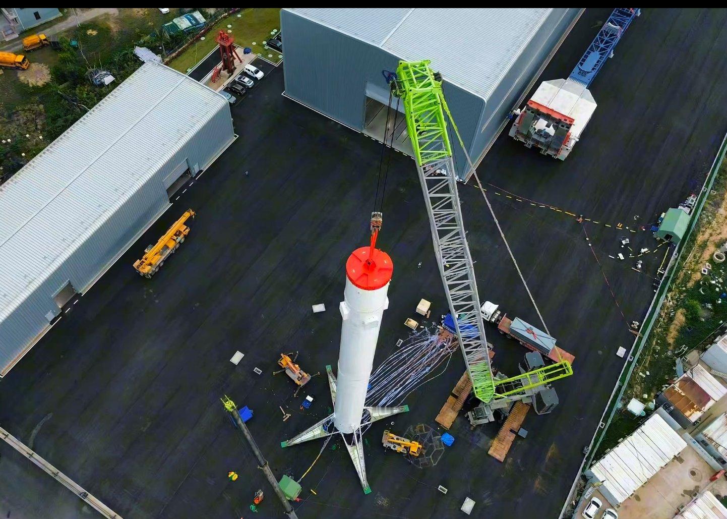 双曲线三号合练箭进行着陆腿试验 