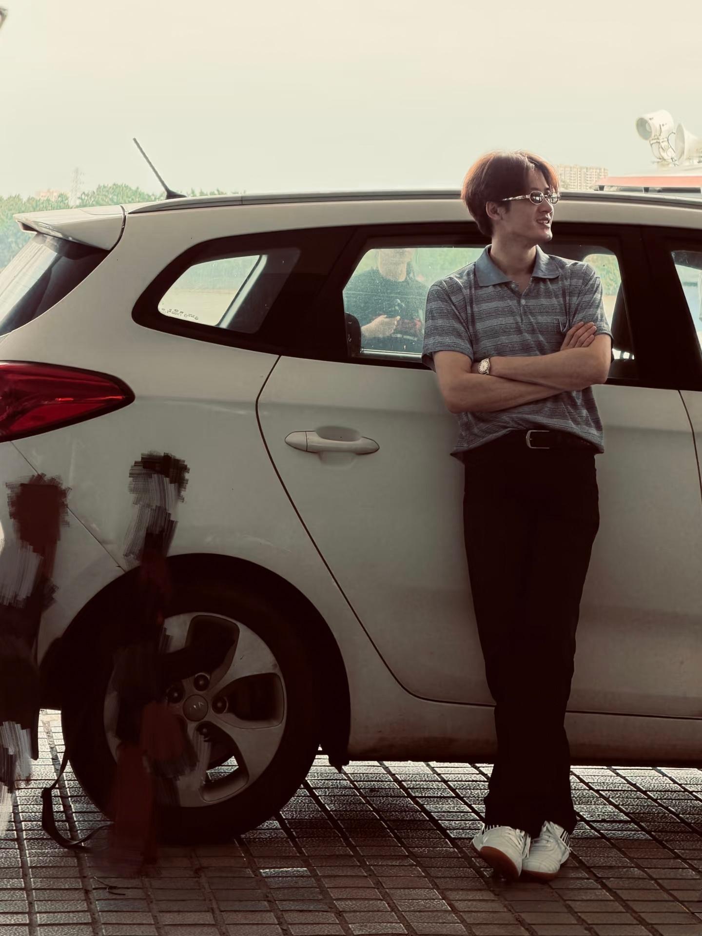 亓sir 看出来你非常喜欢🚗了[嘻嘻]真的帅‍ 檀健次亓宏刚 ​​​
