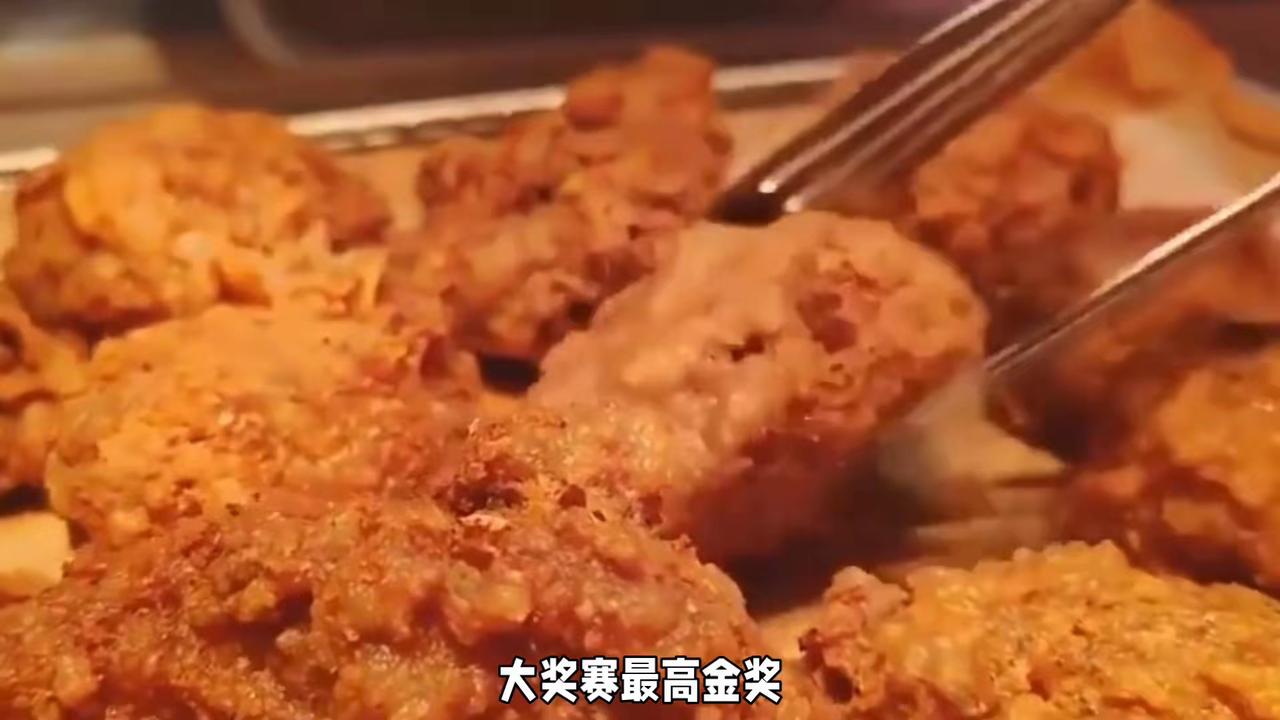 一油传三代，人走油还在。日前，日本一家电视台采访了一家炸鸡店，这家经营了66年的