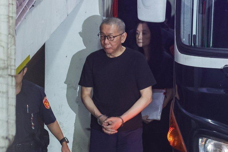 确定了！
柯文哲今天下午一点多将正式返家
之前他要交保7000万元新台币
要带上