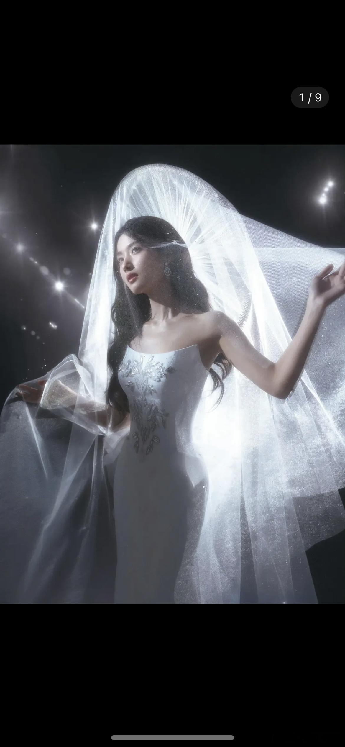 卢昱晓微博之夜出图，挺适合她的吧 