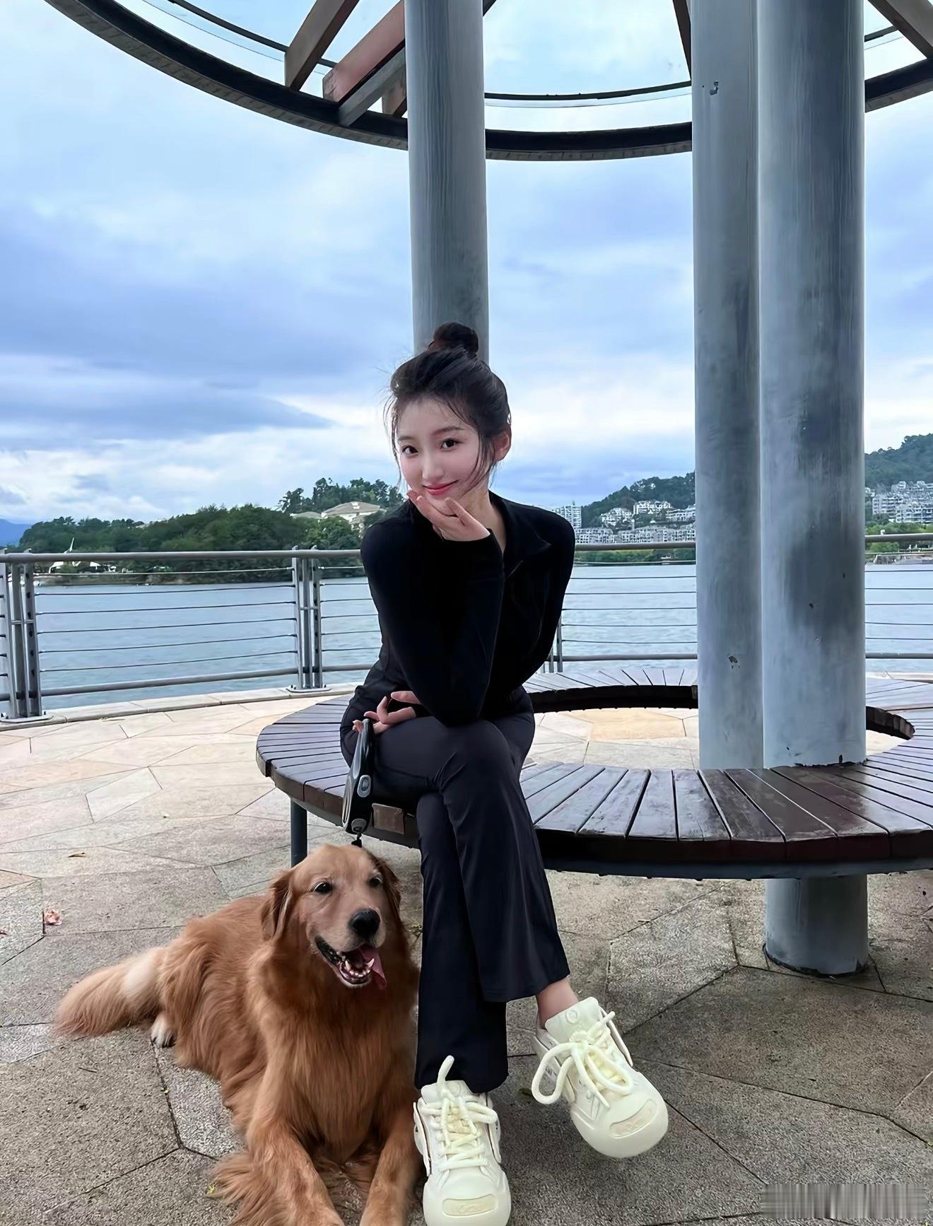 九成美考研上岸了有网友说九成美视频中新舍友早在之前其他拍摄中就出镜过 你怎么看[