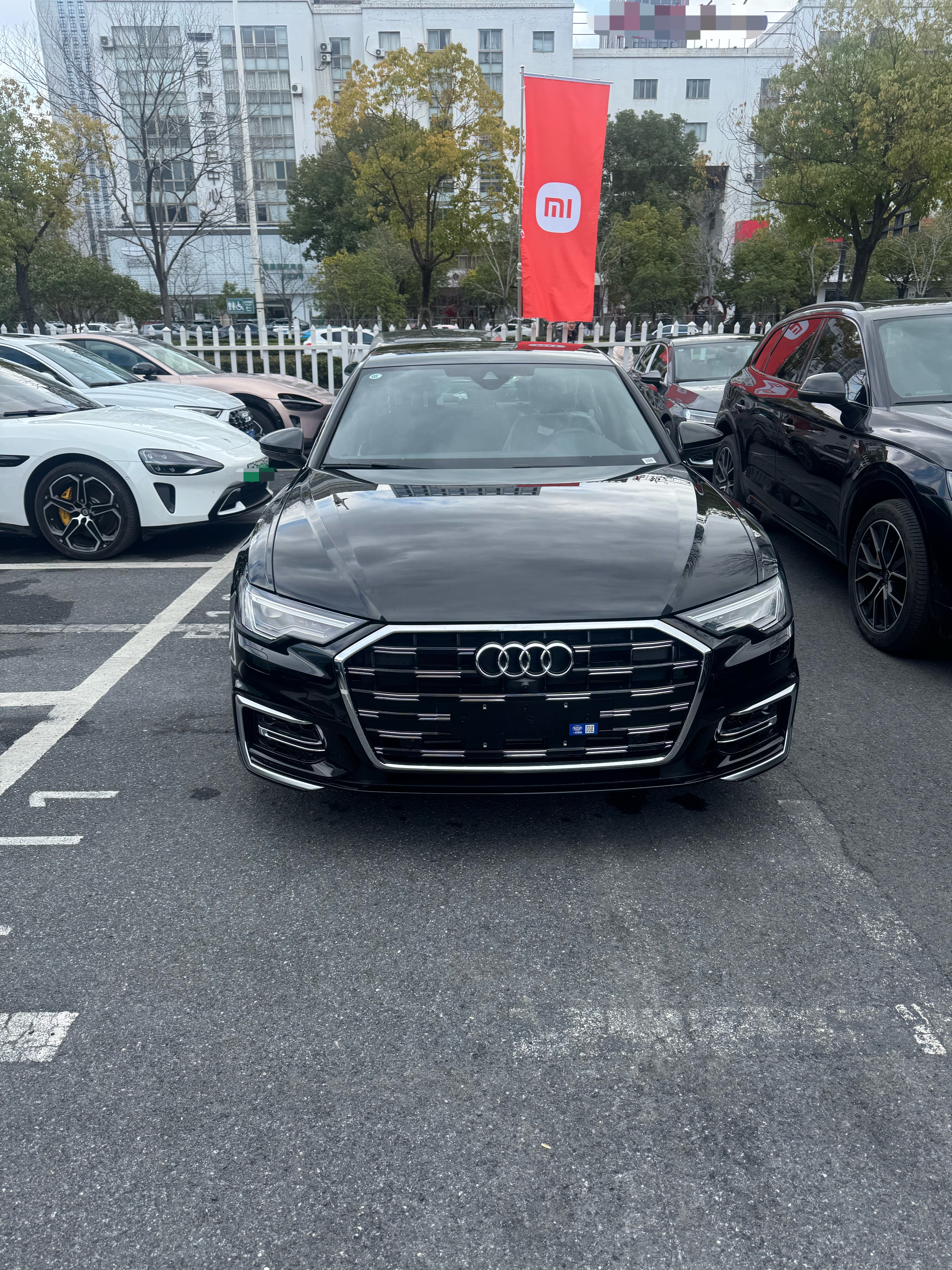 刚刚交付了一台A6 45臻选动感的指导价45.49的现在除了正常优惠外有置换补贴