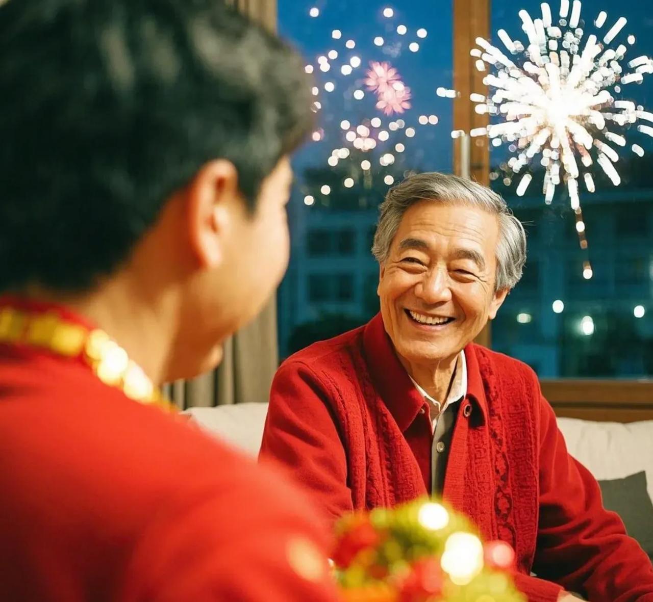 老爸的笑容，我给的，送给辛苦一年的老爸的礼物

嘴上说着太破费，但是上扬的嘴角怕