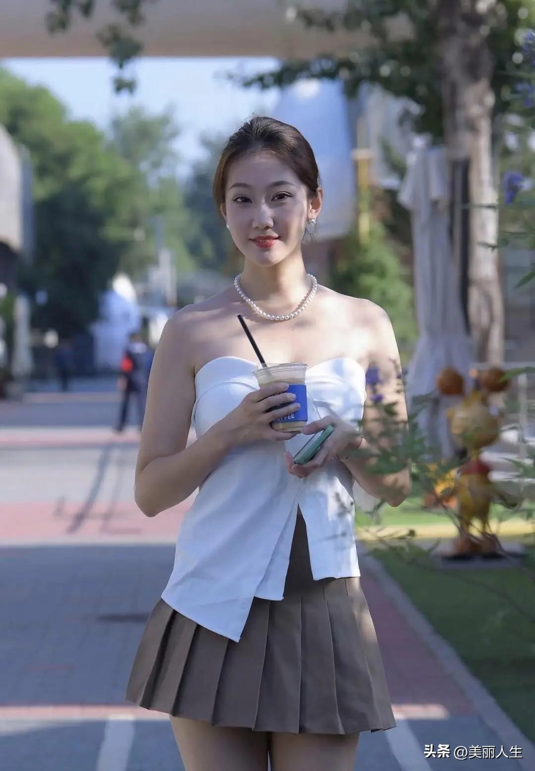 兰花开了，时光都变得柔软起来[/玫瑰][/太阳]