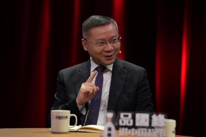 张维为谈俄乌冲突时说：世界绝大多数国家都支持俄罗斯。对此有网友评论说：“脸不红，