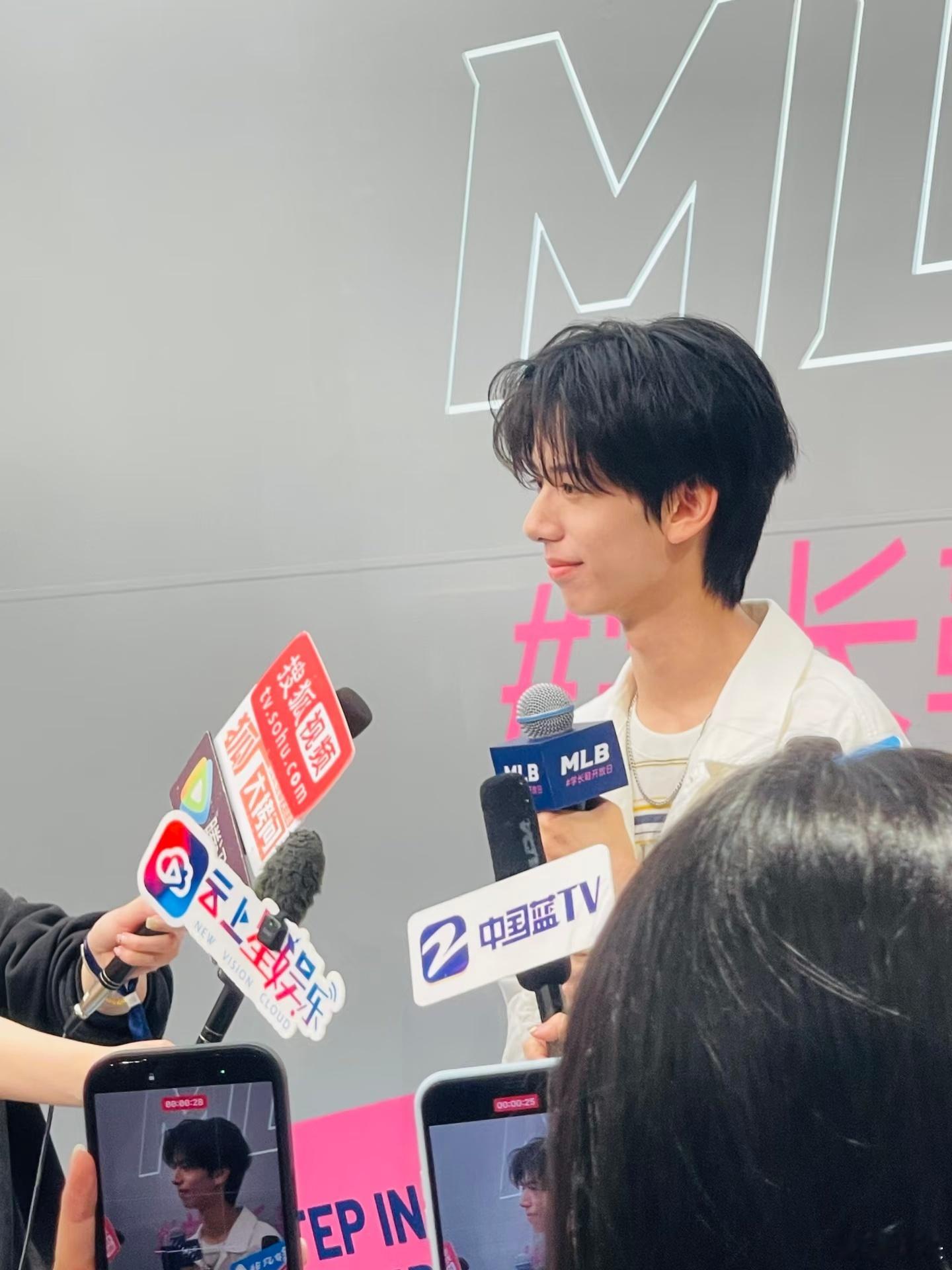 林子烨 下巴后缩感觉没有小时候好看 