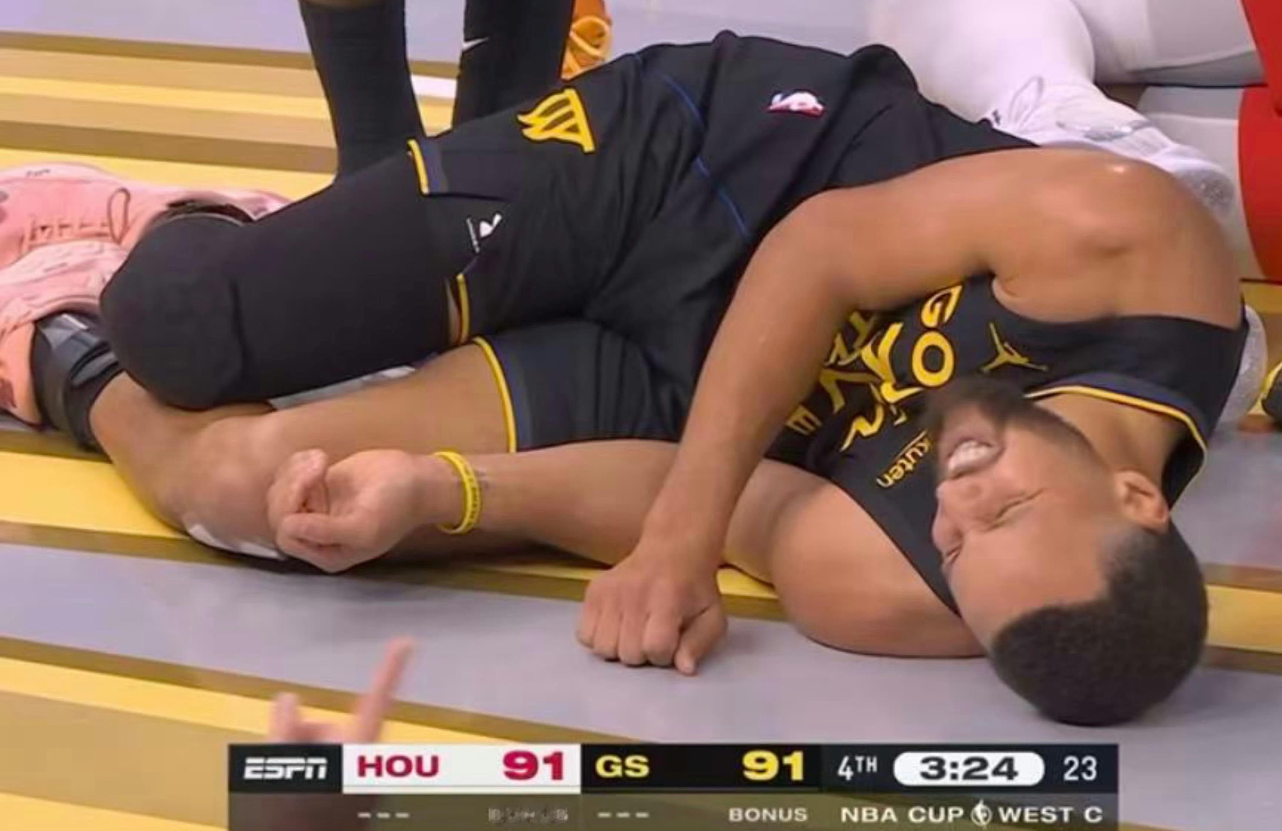 Shams：库里因股四头肌挫伤缺席一周或者更久…..糟糕的消息，这下勇士又回到上