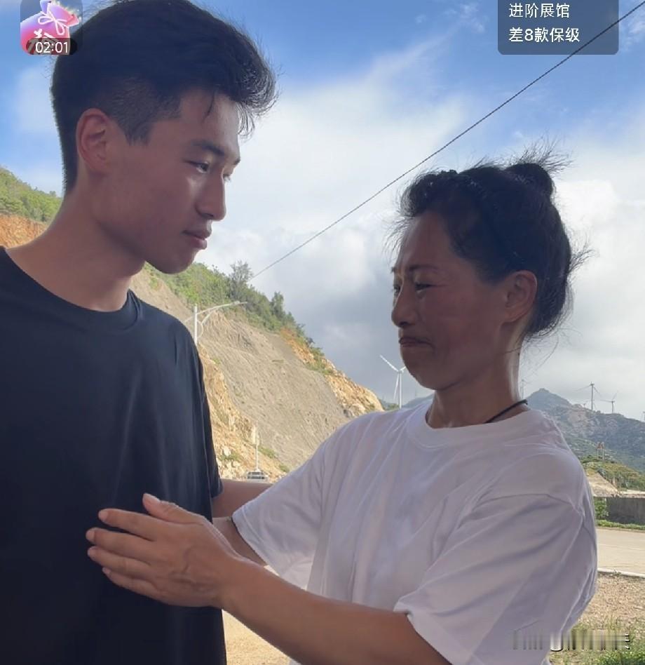 今天上午海军准时的开启了直播，虽然离上一次直播已经过去四个月了，但粉丝的热情依然