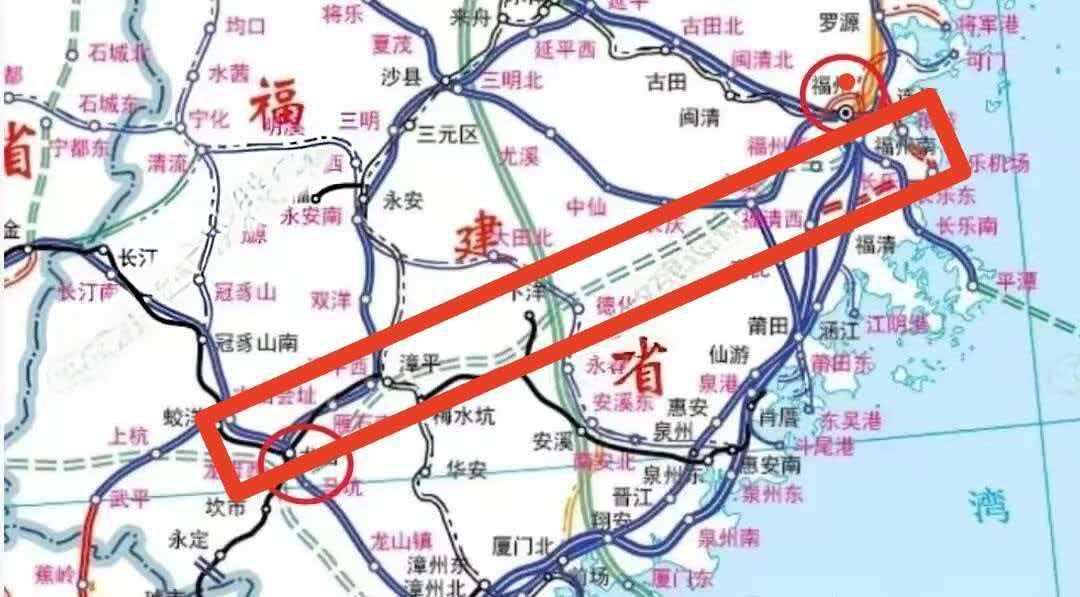 直线两百公里的漫长等待：福龙高铁十五年困局与破局
 
在福建高铁版图中，福州至龙