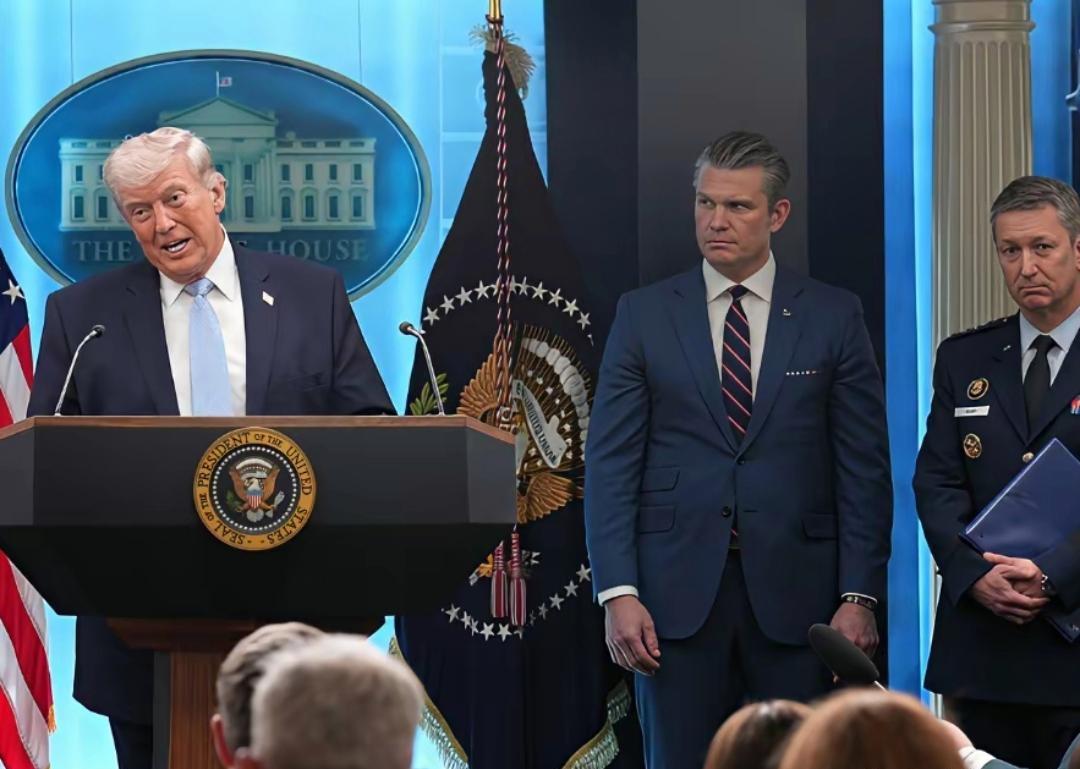 特朗普隔空猛放狠话吓唬东大，场面堪比村头恶霸死盯老实人买根防身打狗棍！狂言给波斯