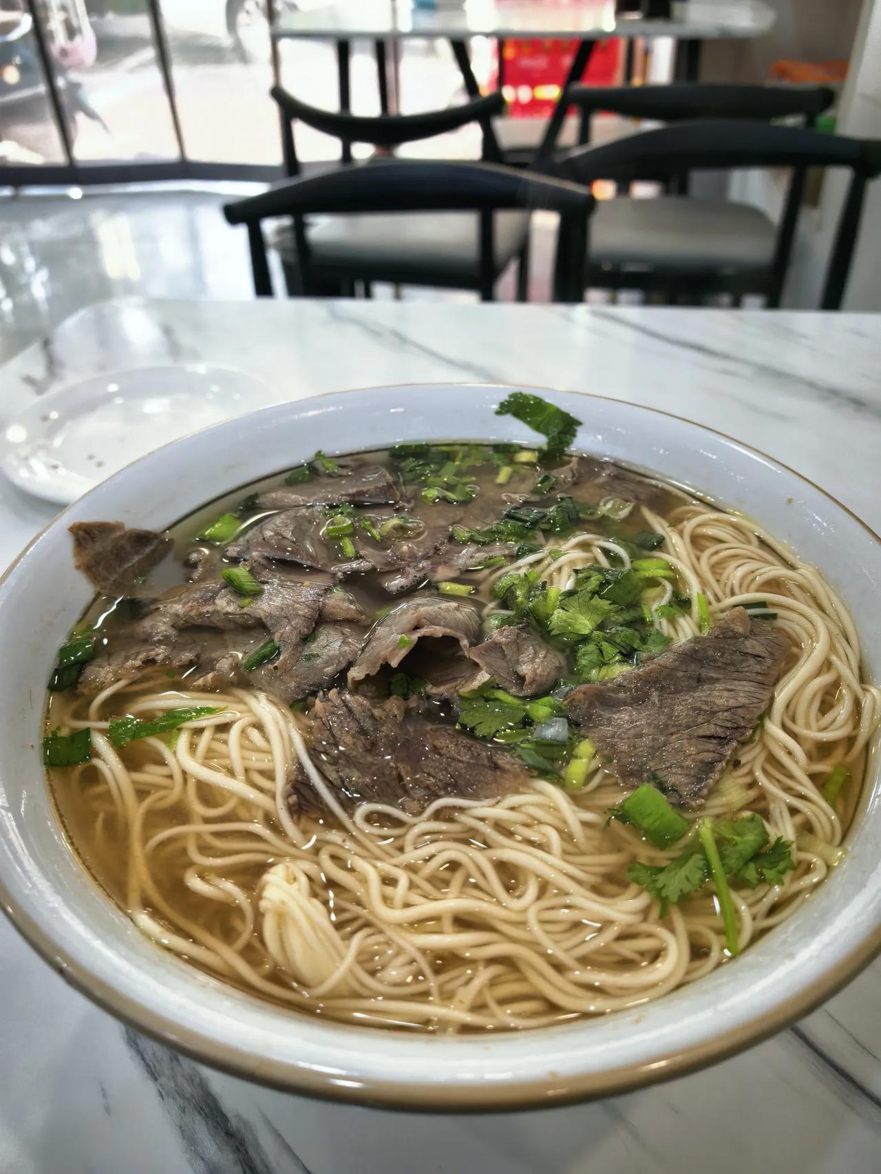 同样的都是面条，为什么有的人做的特别的好吃，有的人做的却非常的难吃，有的人把生意