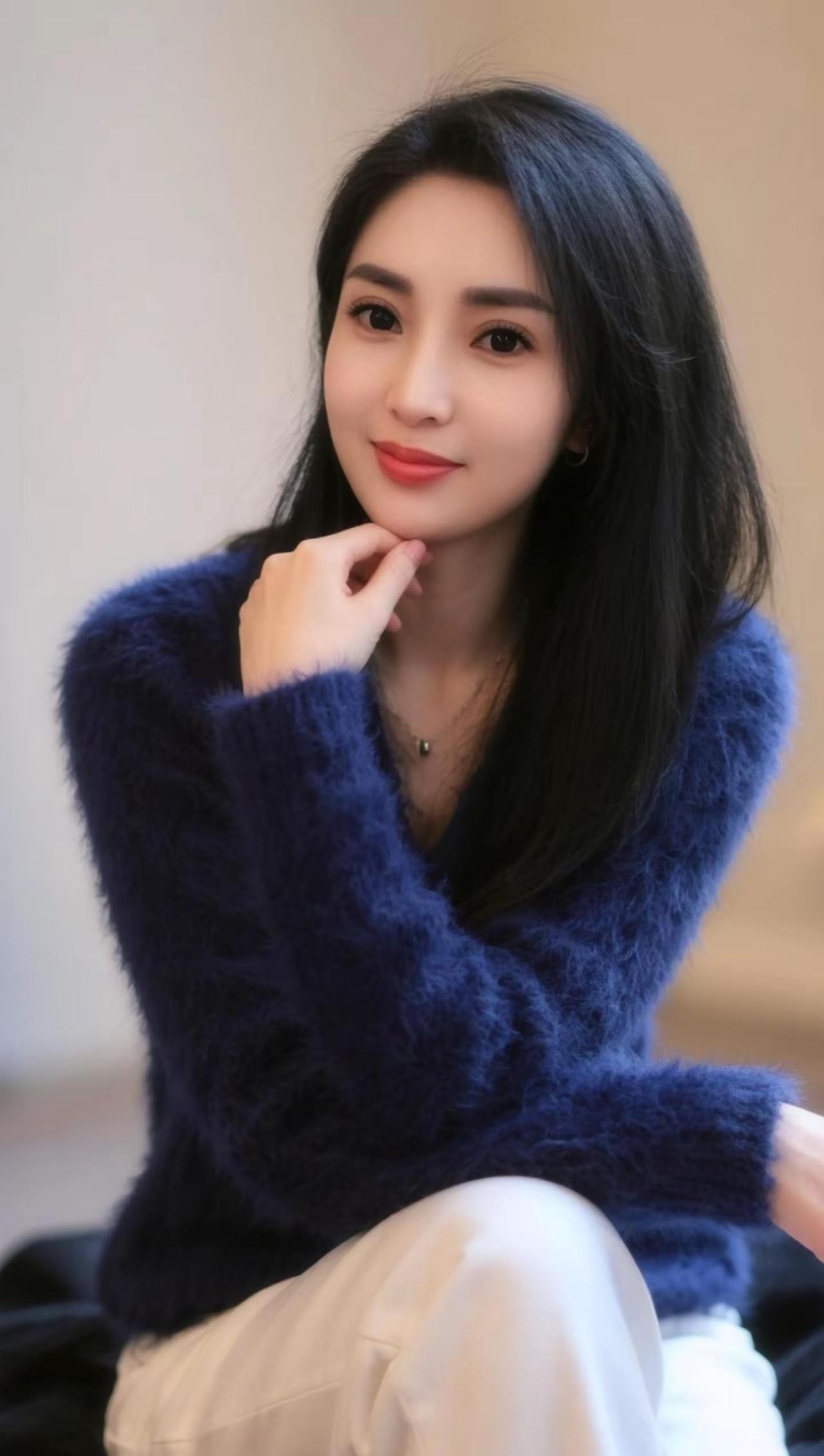 谁还不是小腰精 穿着得体是一种生活态度 这么诚实的姑娘不好找