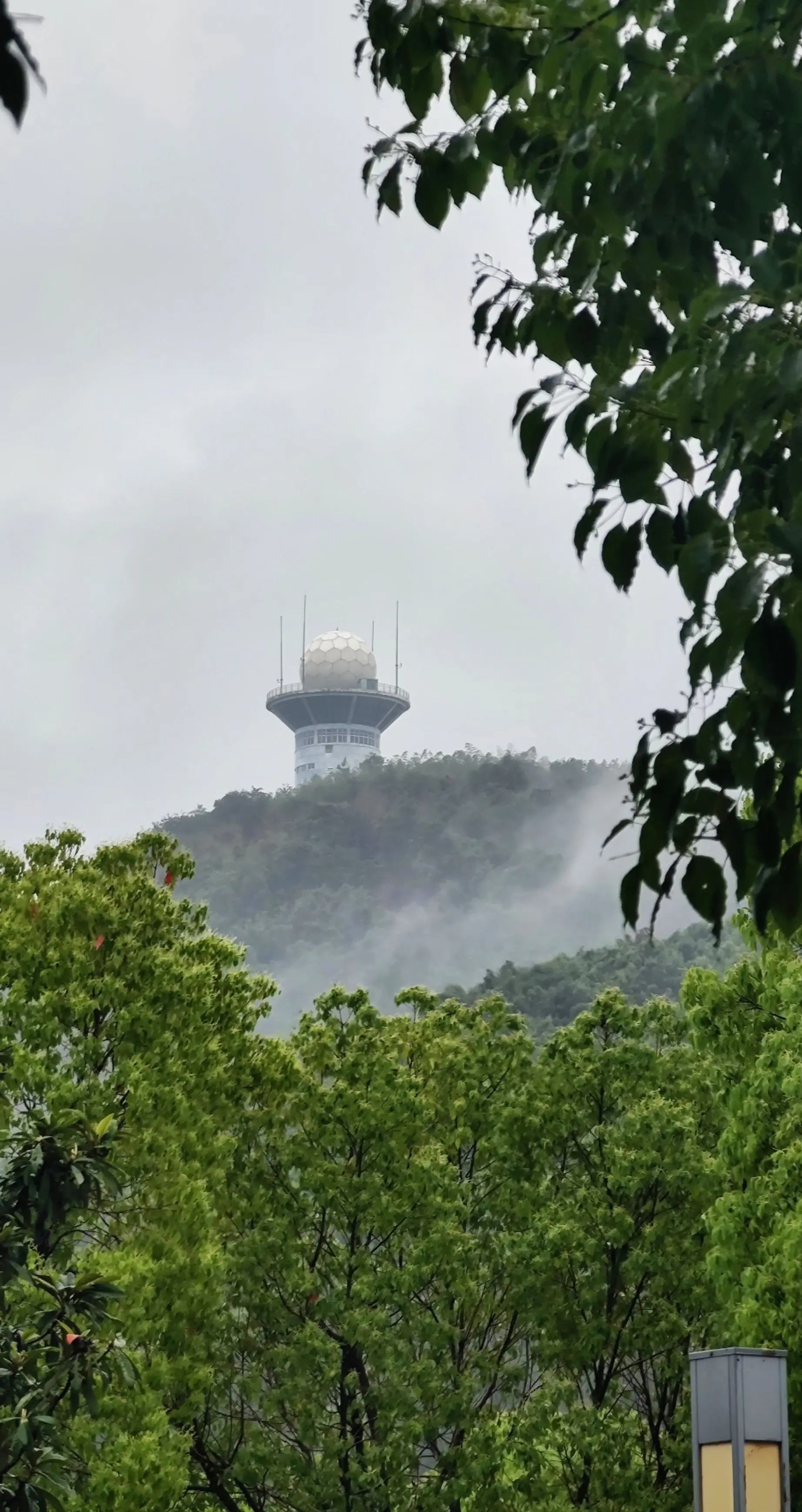 下雨天。