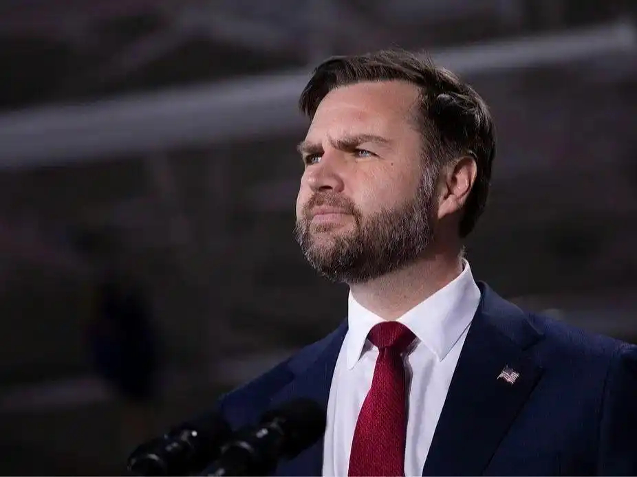 【万斯获共和党保守派超半数支持】路透社29日报道称，当地时间28日公布的一项意向