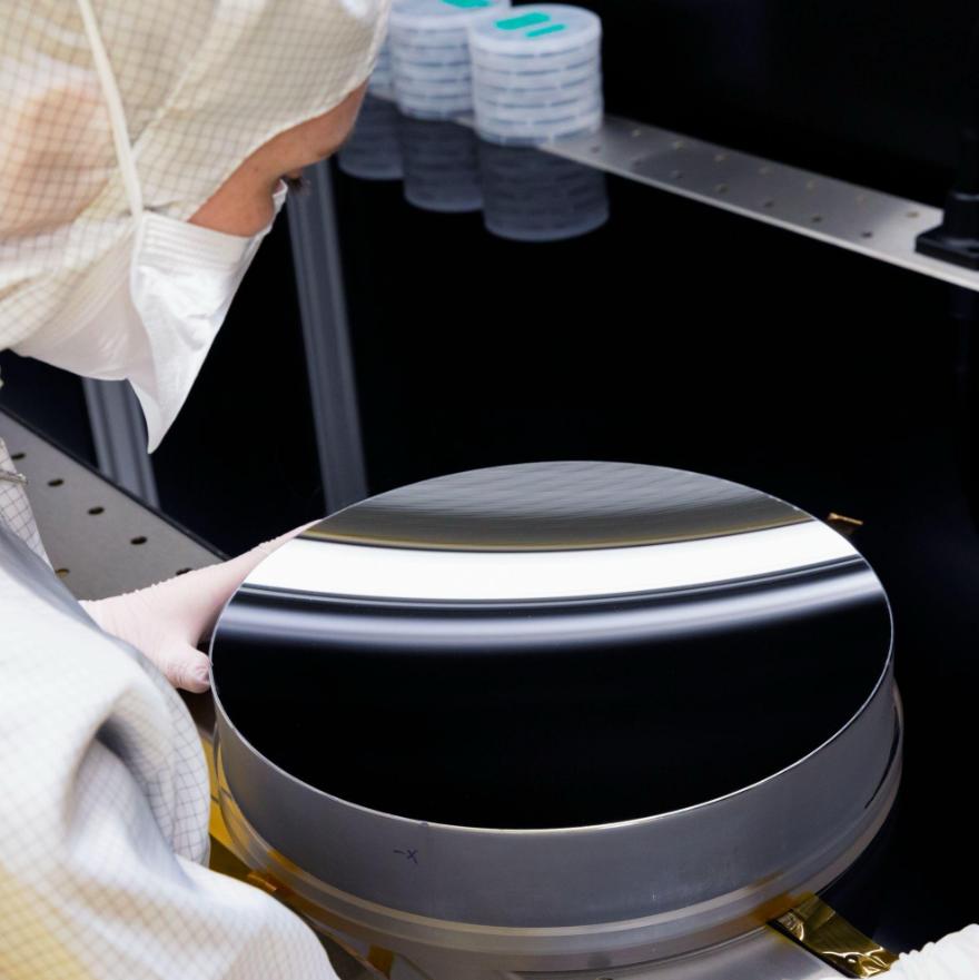 美国：EUV 光刻机卡中国7nm！中国：谁规定造芯片必须用光刻机？
从2019年