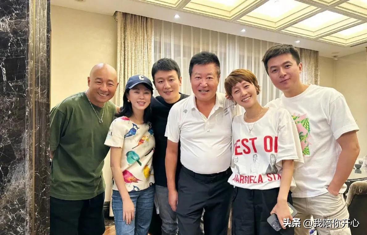 《奋斗》17年后再聚，演员们几乎没变样！马伊琍还是那么美丽漂亮