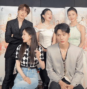 狐妖小红娘直播现场， 杨幂性格果然火辣[哆啦A梦吃惊] ​​​