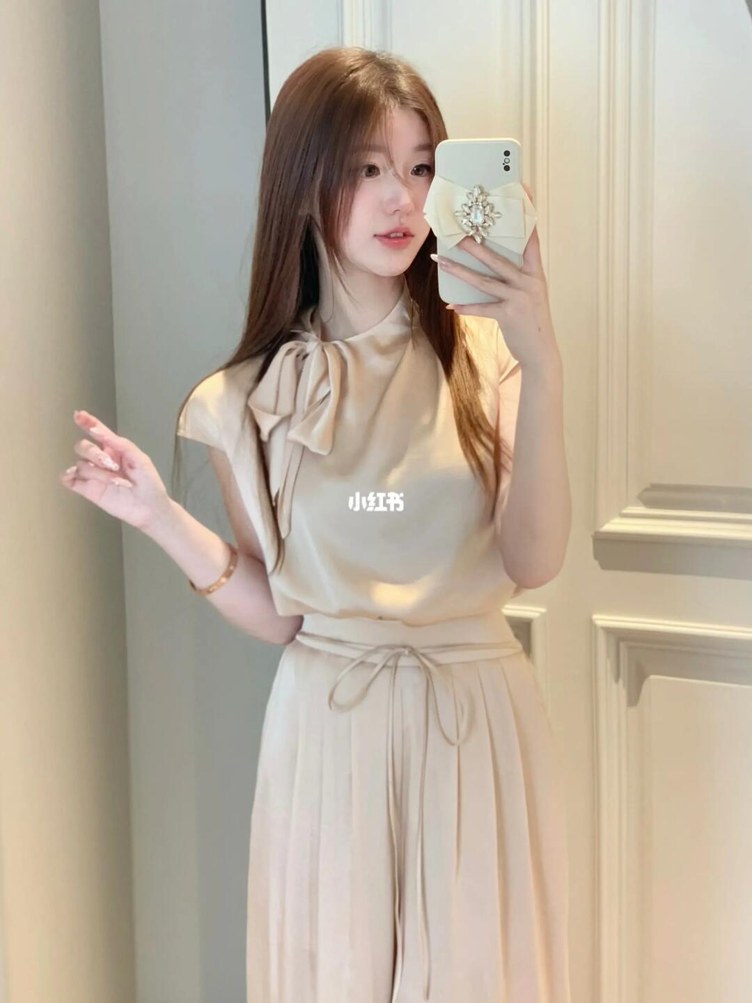 姐妹萌🥰这样穿好有律政俏佳人的感觉☕️