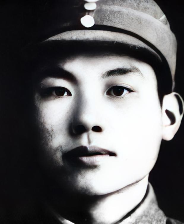 1956年，一个8岁的泰国小女孩被秘密送到了北京。没有护照，没有签证，走的是地下
