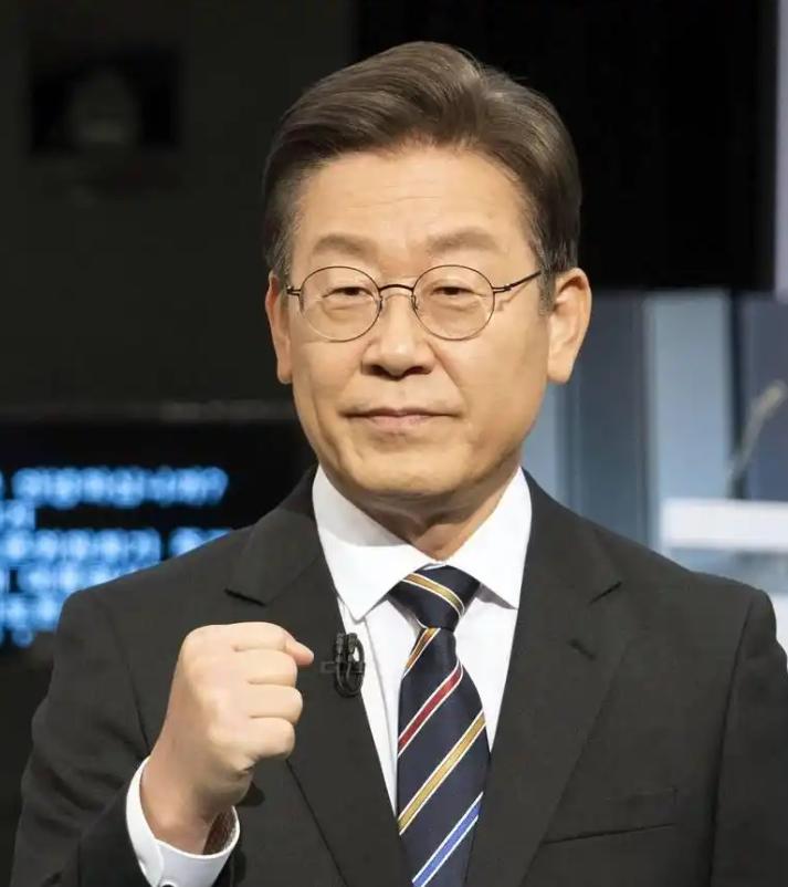签证成本涨跌，正在悄悄改写东亚出境游的底层竞争逻辑和市场蛋糕分配。
 
同为热门