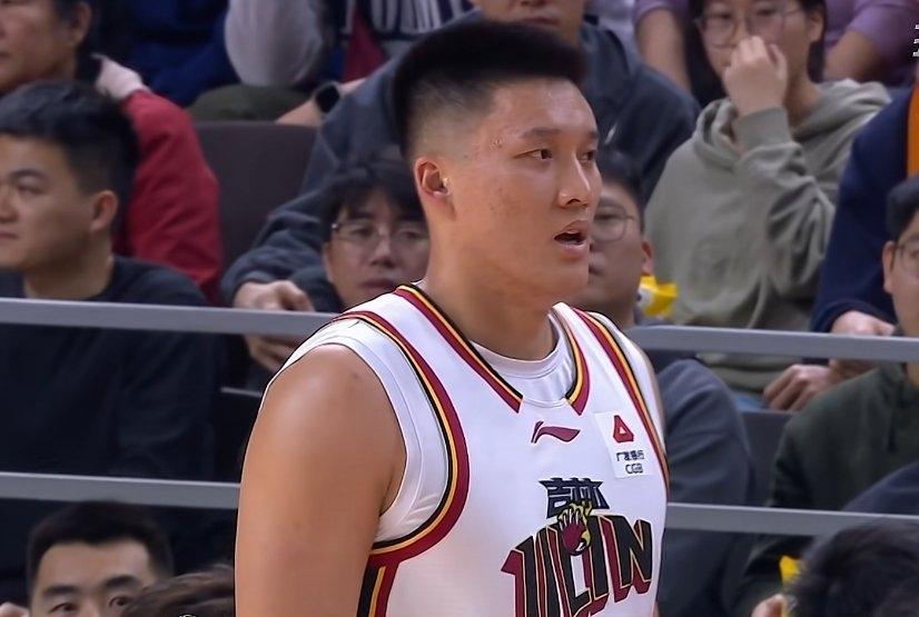 有一说一，今日曾繁日和杜润旺的表根本相差甚远！！
 
杜润旺：今日比赛上场23分