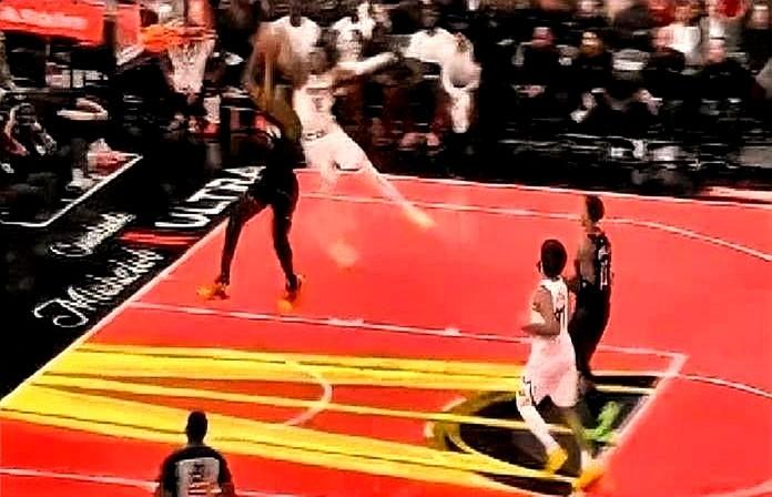 火箭老将杜兰特真是太猖狂了！今日对阵掘金首节

阿杜抢断反击一条龙暴扣，直接炸场