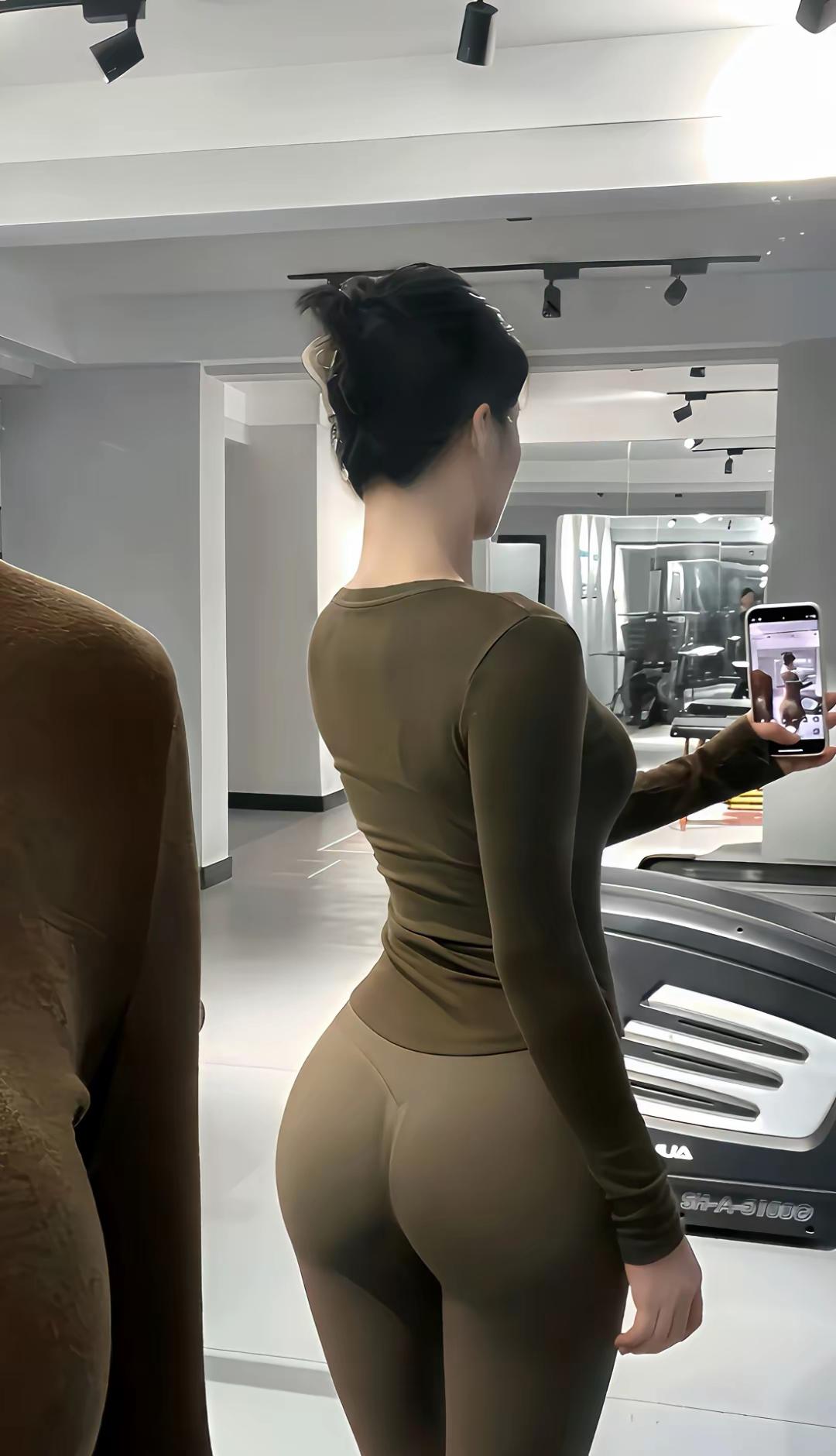 乐今天，爱明天，热爱生活每一天；重亲情，惜友情，珍惜身边每份情；你健康，我健康，