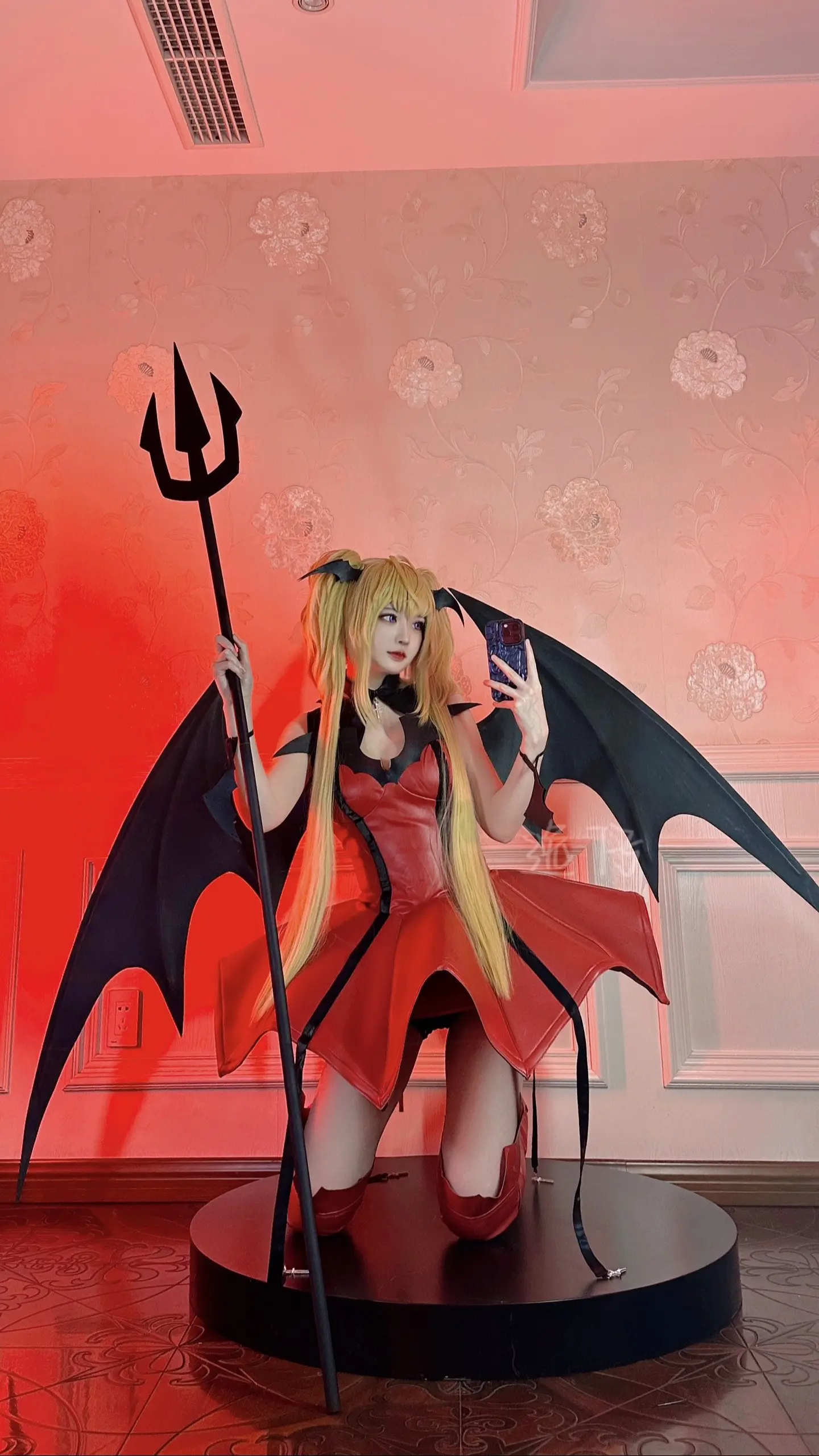 没有人接受我的歌声，然而坏蛋却需要它。