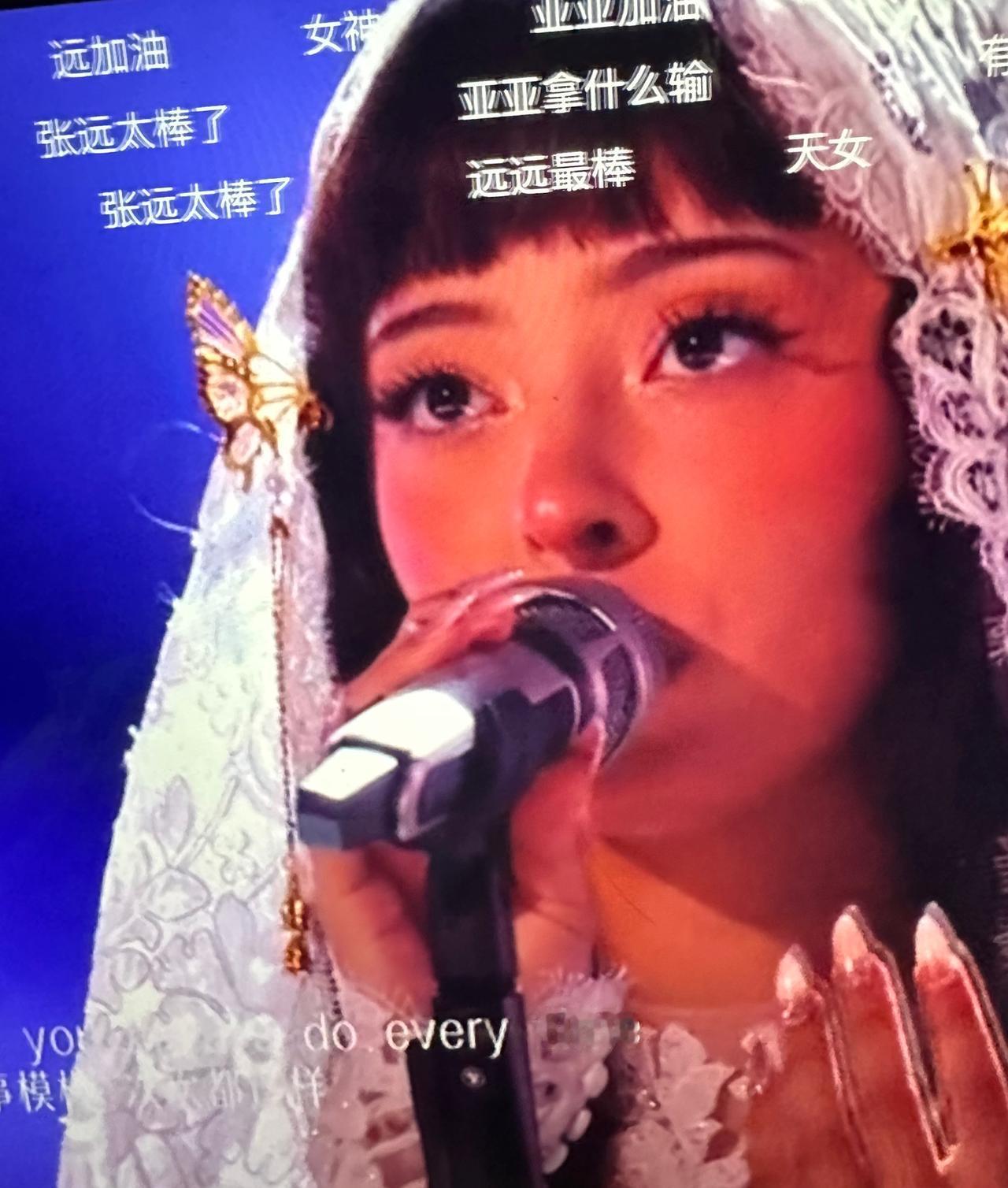 凡希亚开口的那一刻，注定赢了。
弹幕直接沸腾——歌王来了，女王来了。不是氛围渲染