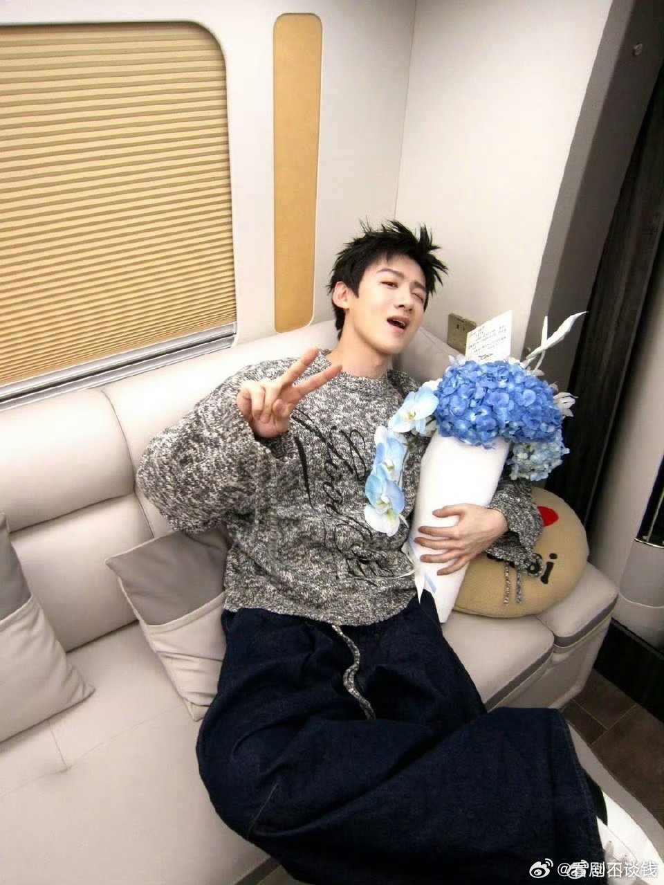 白敬亭又来找心动的offer了  确实是有实力的演员！能不能快点递本子