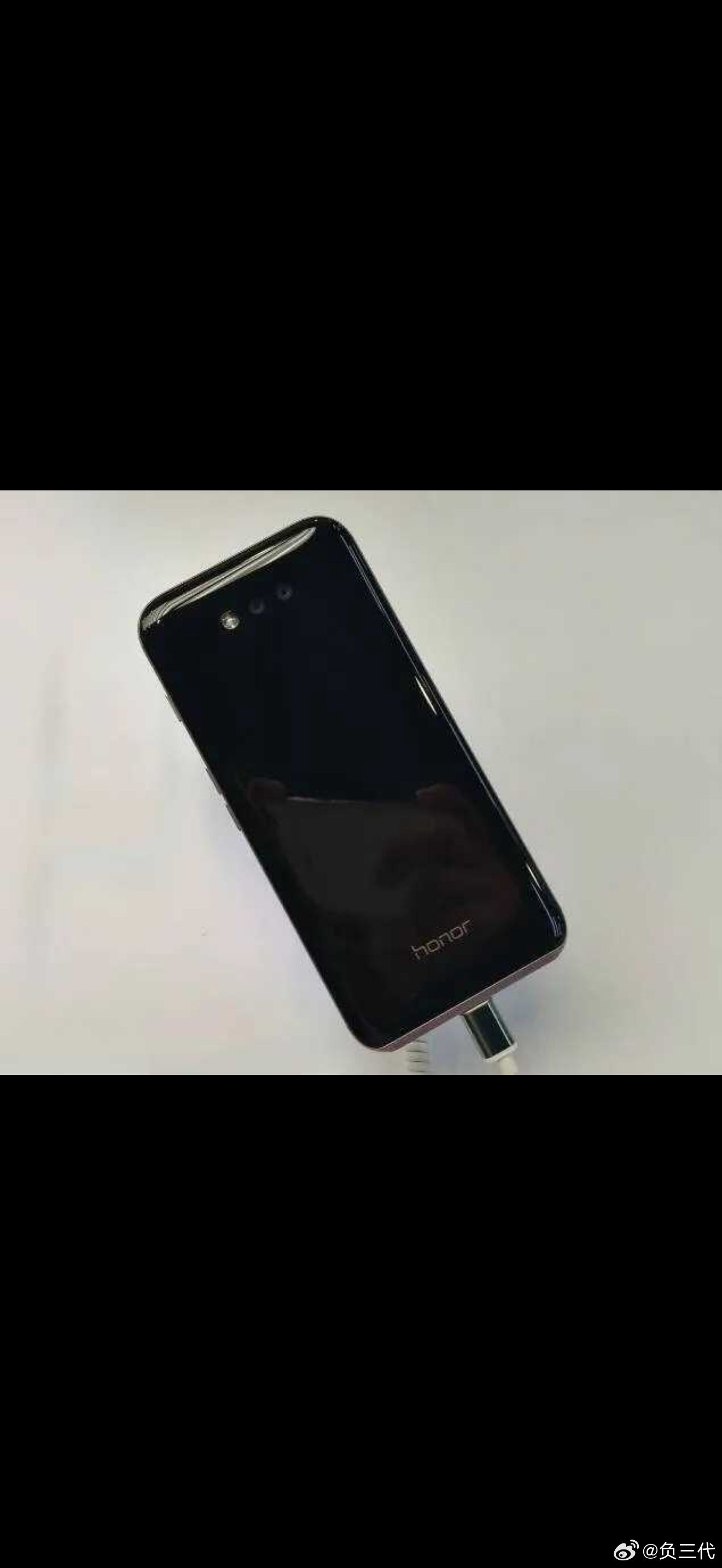 曝iPhoneXX将配屏下摄像头圆润玻璃设计，四曲面瀑布屏，给我的感觉很像之前的