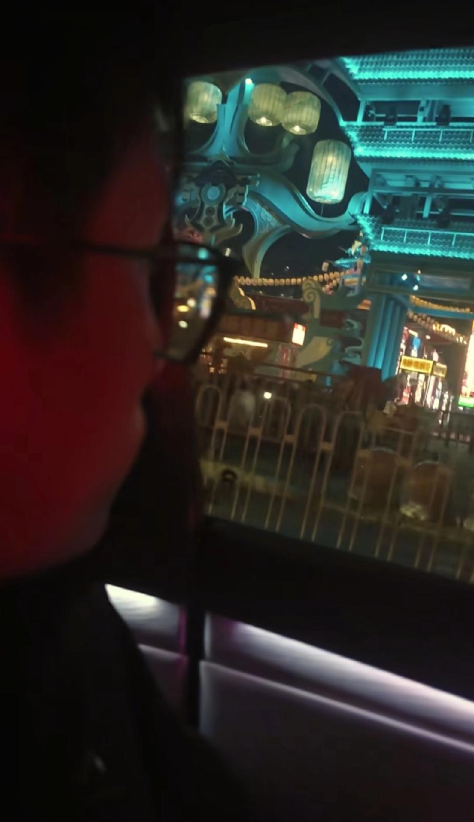 梁志辉的爸爸带货华生电器后送儿子离开了临沂，经过兰山区新琅琊的时候，梁志辉眼睛看