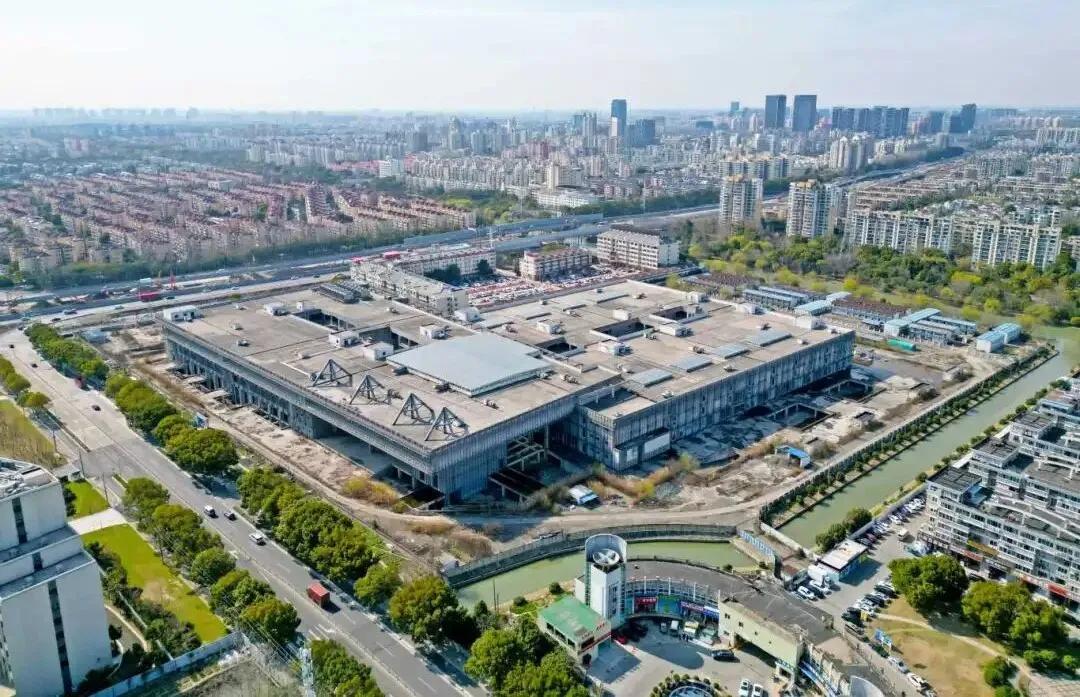 上海闵行颛桥银都路2768号这个项目，是原金盛家居二期，总建面22万㎡，商业面积