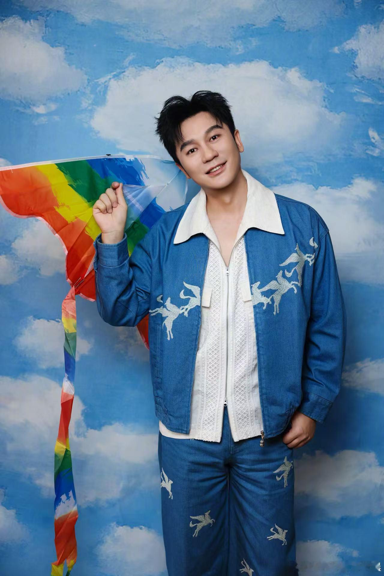 奔跑吧14马力泉开发布会 李晨在发布会夸泉州有活力、美食响当当，这波文化输出到位