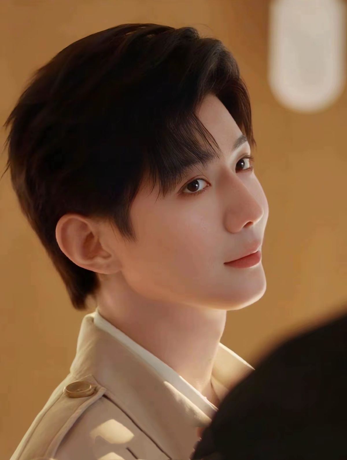 郝熠然 游主任，是个男女，都会喜欢上的人设，无关性别！善良有底线，恩怨分明，并没