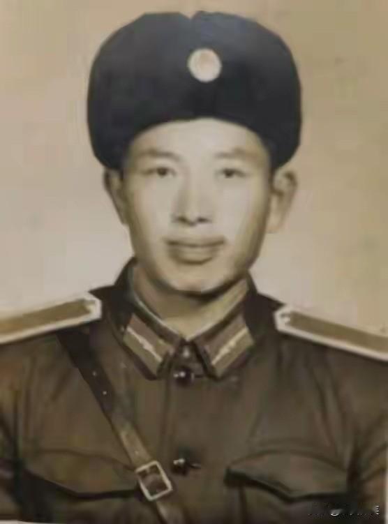 七一勋章获得者王於昌，1936年出生，安徽萧县人。
1954年王於昌参军进入地空