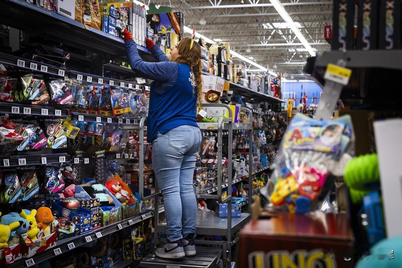 美国遭遇“最贵新年”，有人要到明年下半年才能还清今年圣诞节礼物钱。整体下降了约2