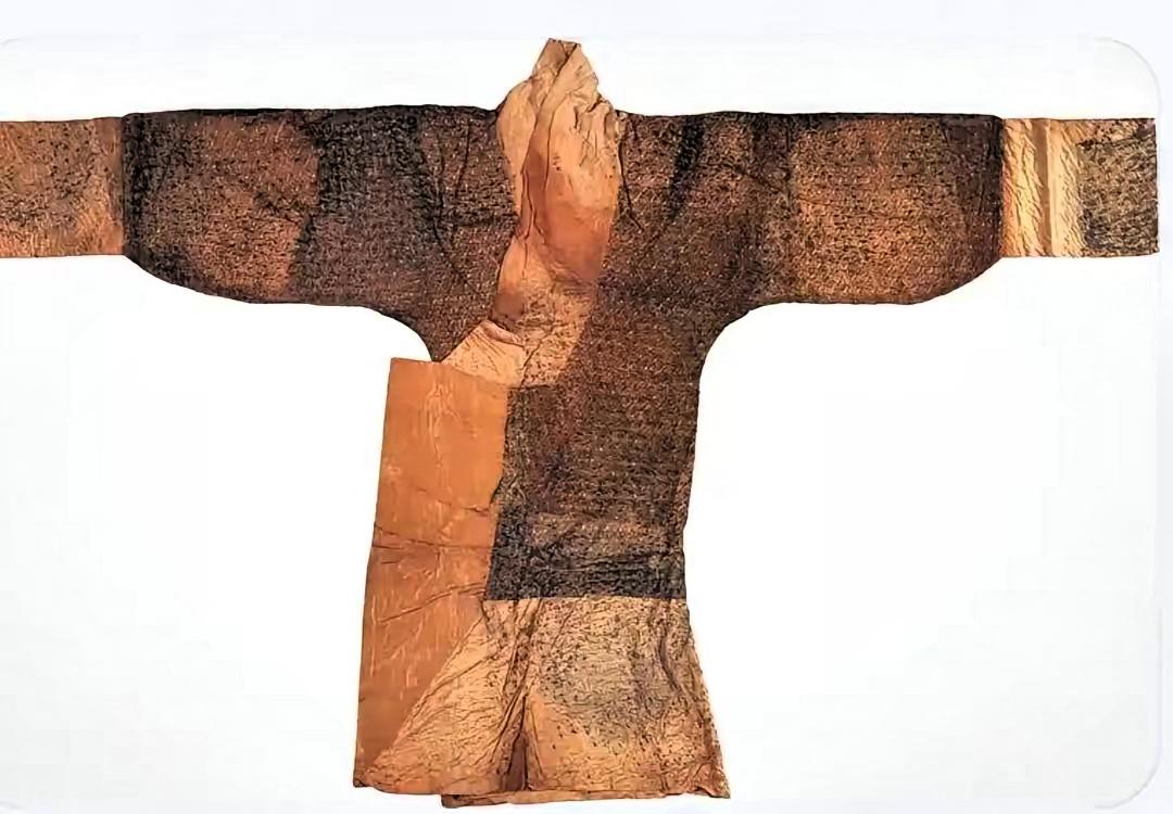 越来越多公知靠贬低传统文化博流量，这股歪风真的该刹住了！
 
孔庆东把汉服说成奇