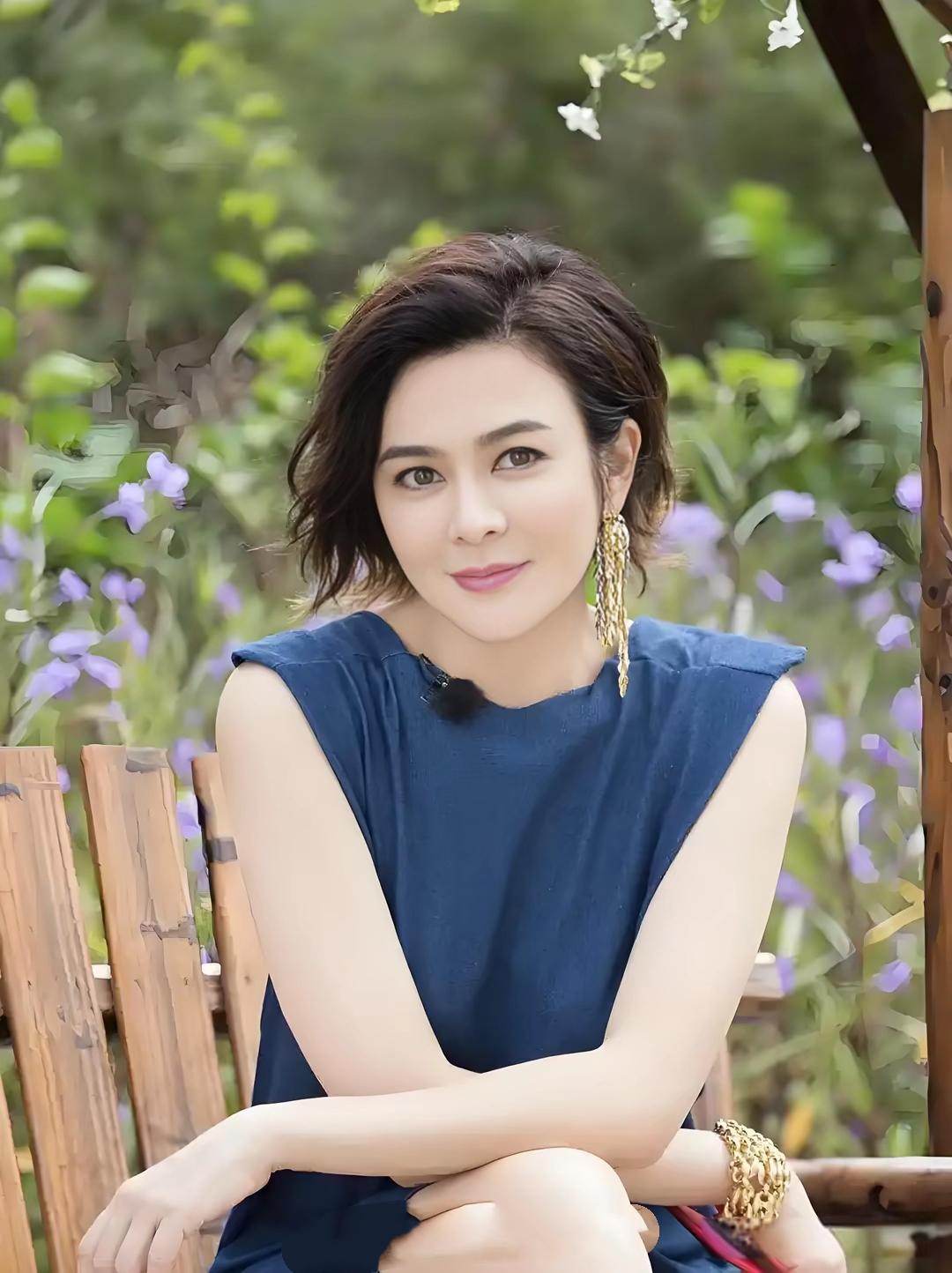 貌美大气却情路不顺，聊聊真实的关之琳
 
关之琳是公认的老牌美人，气质优雅大方，