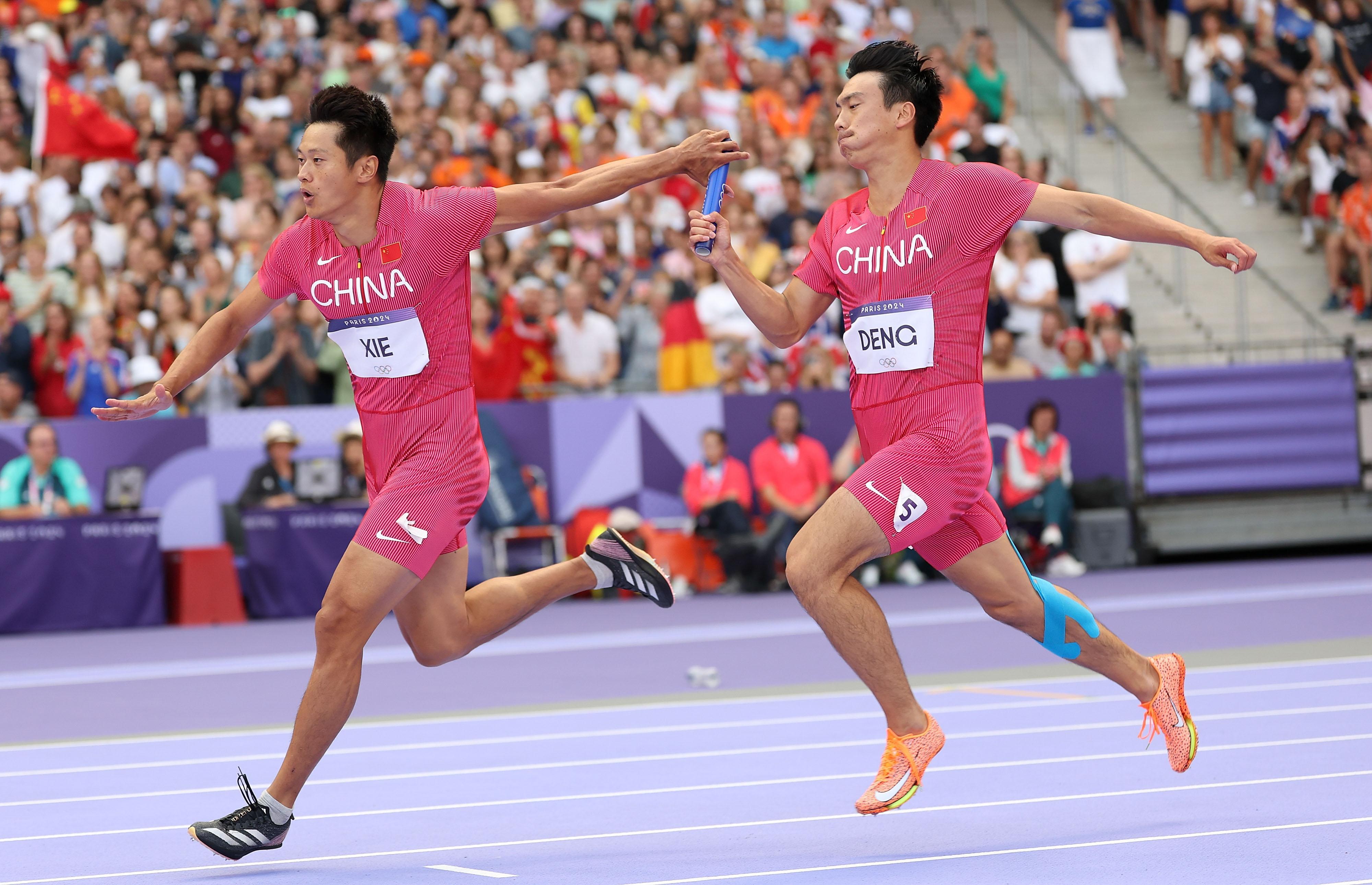 #中国队4x100米接力小组第1# 陈佳鹏、谢震业、邓智舰、严海滨，好样的！#精