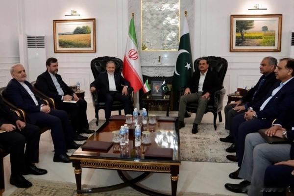 伊朗外交部长和巴基斯坦总理会面伊朗外交部长阿巴斯・阿拉格奇（Abbas Arag