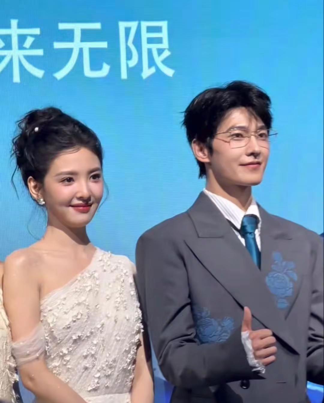 展大哥和霍小弟同框啦🥳