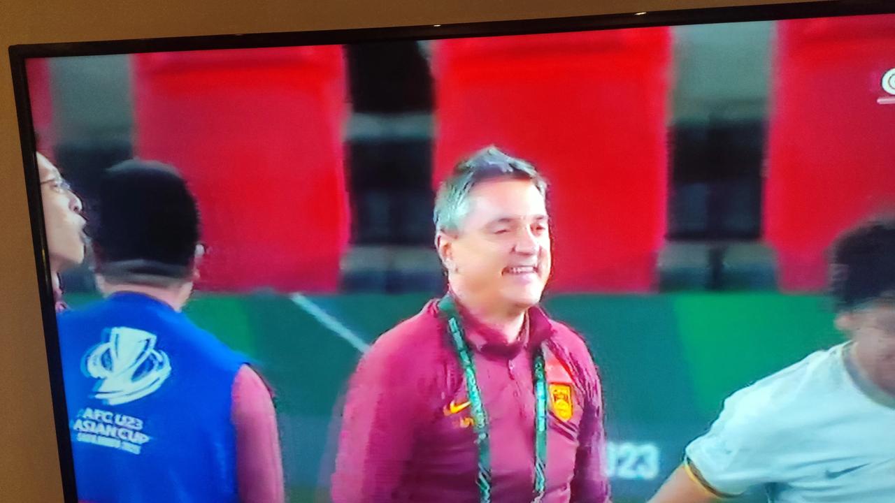 安东尼奥，牛!出其不意攻其不备!战术完全压制越南!越南🇻🇳队蒙了。
中国队更