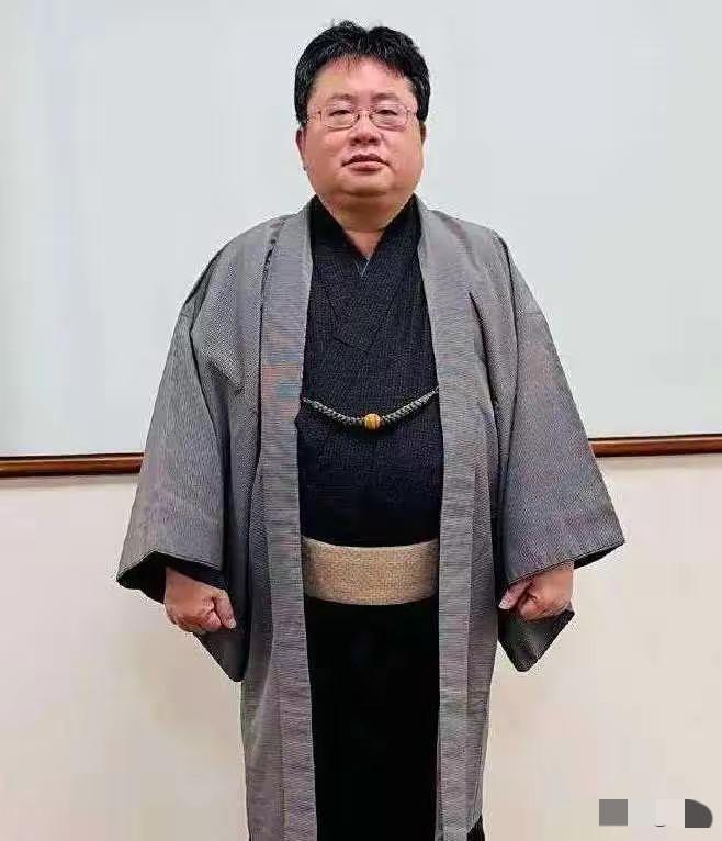 高市早苗疯狂反华，背后竟是两个中国败类在出谋划策？为高市早苗出谋划策的两个中国败