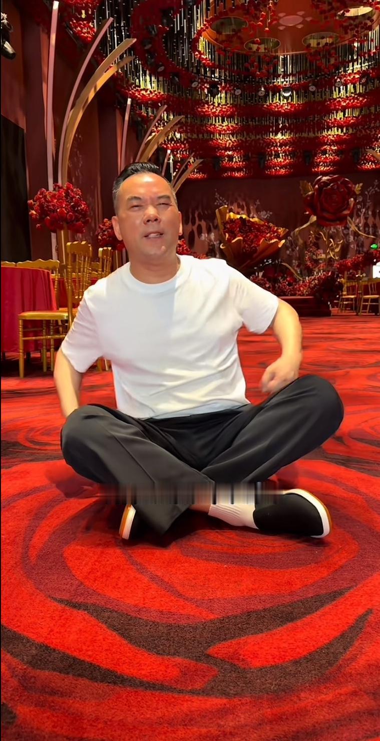 上海阿牛哥，对老师确实不太尊重，礼数上差了不少，算不上是一个感恩尊师重道的人。