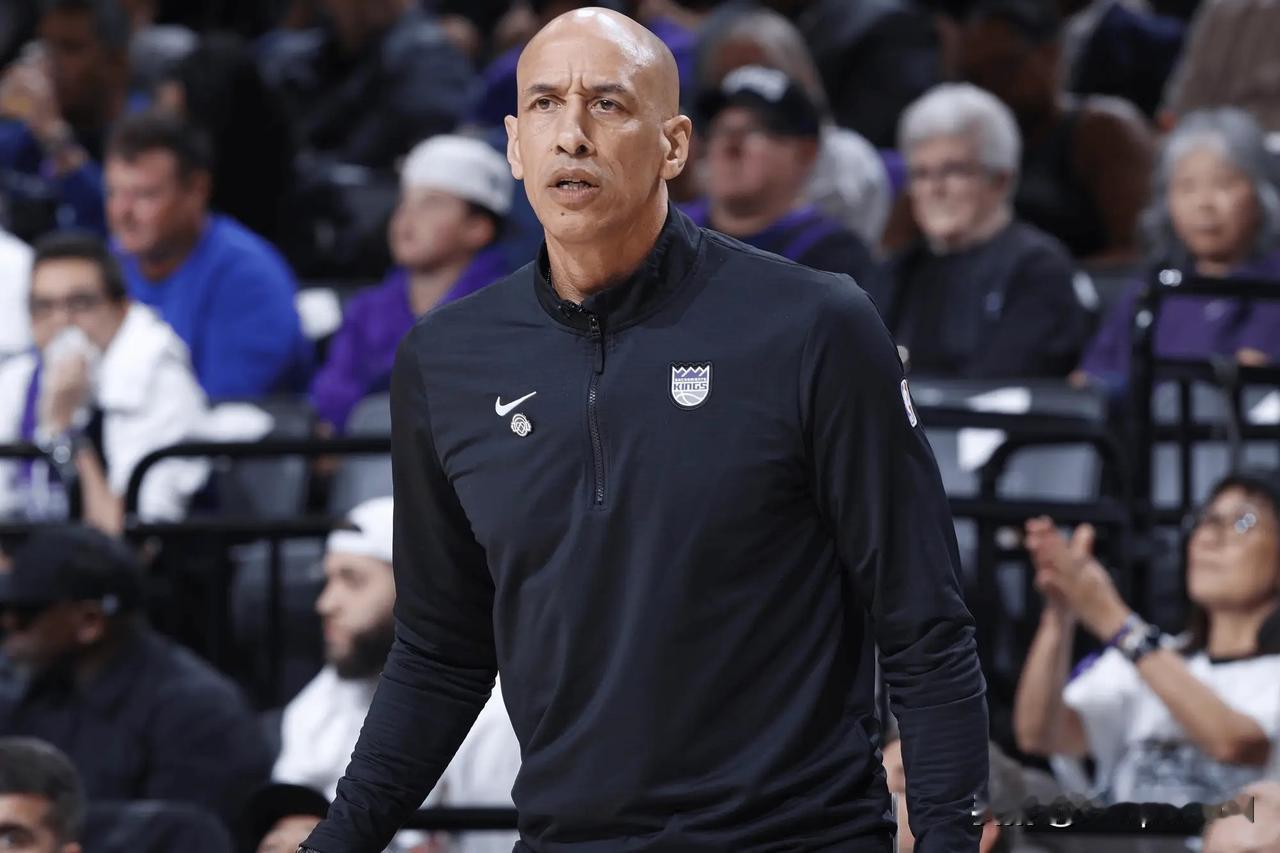 今日，ESPN记者Anthony Slater撰写专题文章，谈到了克里斯蒂的帅位