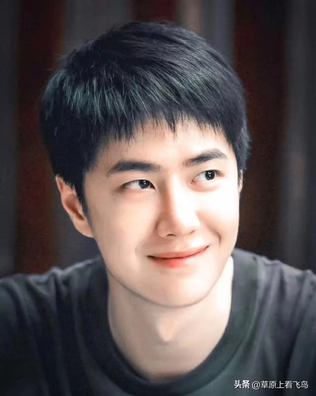 我小姨是医院心理科的，
她告诉我一个事实，
她说，像王一博这样的，虽然他的情绪特