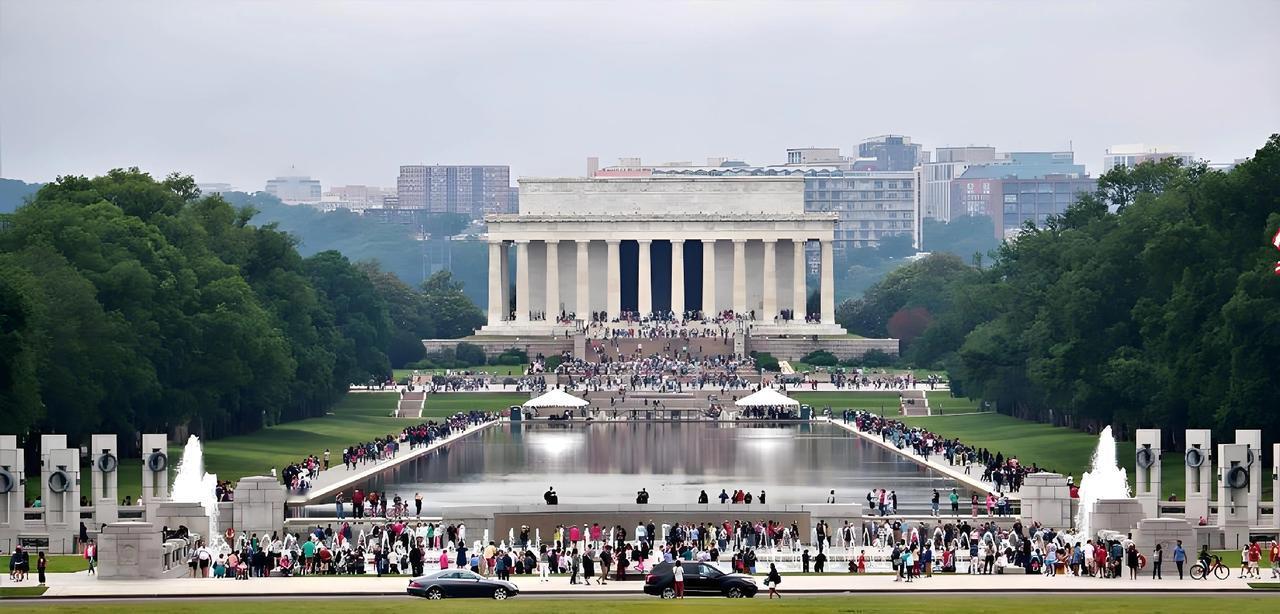 原计划工期三年，耗资约三亿美元的林肯纪念堂倒影池翻新工作，被他用时一周，耗资两百